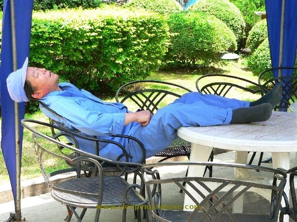sleeping-chinese-18 sleeping-chinese-18