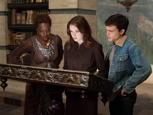 Beautiful Creatures Photo with Viola Davis, Alice Englert, and Alden Ehrenreich