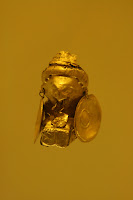 The poporos, which are containers that held the lime that was used when coca leaves were being chewed, are shaped like humans, birds, jaguars and alligators.
