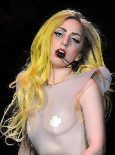 [5123453553_lady_gaga_46853477036-46854081457_xlarge%255B3%255D.jpg]