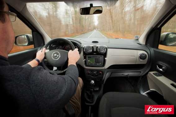 [Dacia-Lodgy-gezinsauto-2013-072.jpg]