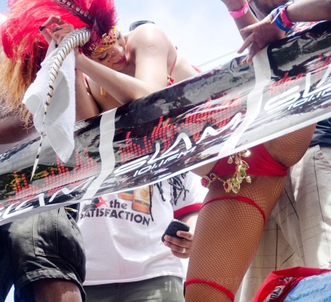 [dollys-from-holly.blogspot.com_rihanna_07%255B2%255D.jpg]