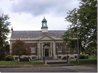 080105 002 Public Library in Longview, Washington on October 1, 2005