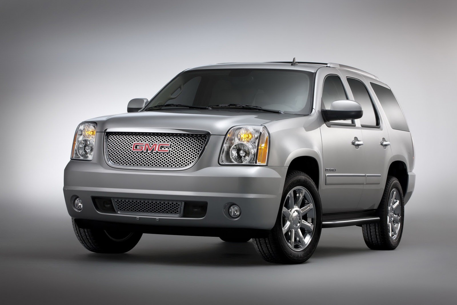 [2013-GMC-Yukon-Denali-007%255B2%255D.jpg]