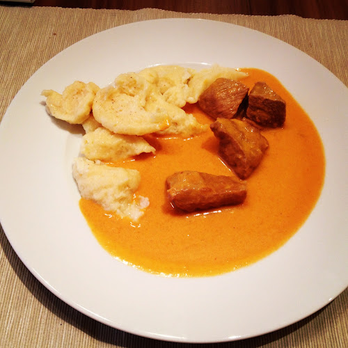  Ute cooks: AUSTRIAN VEAL GOULASH with DUMPLINGS