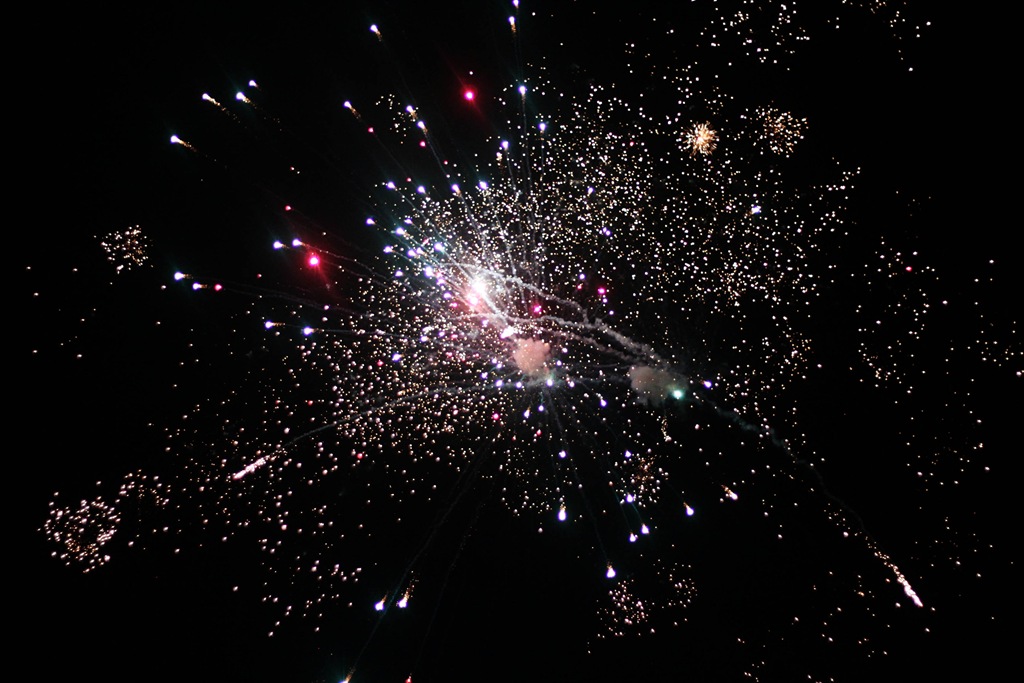 [fireworks%25204%255B4%255D.jpg]