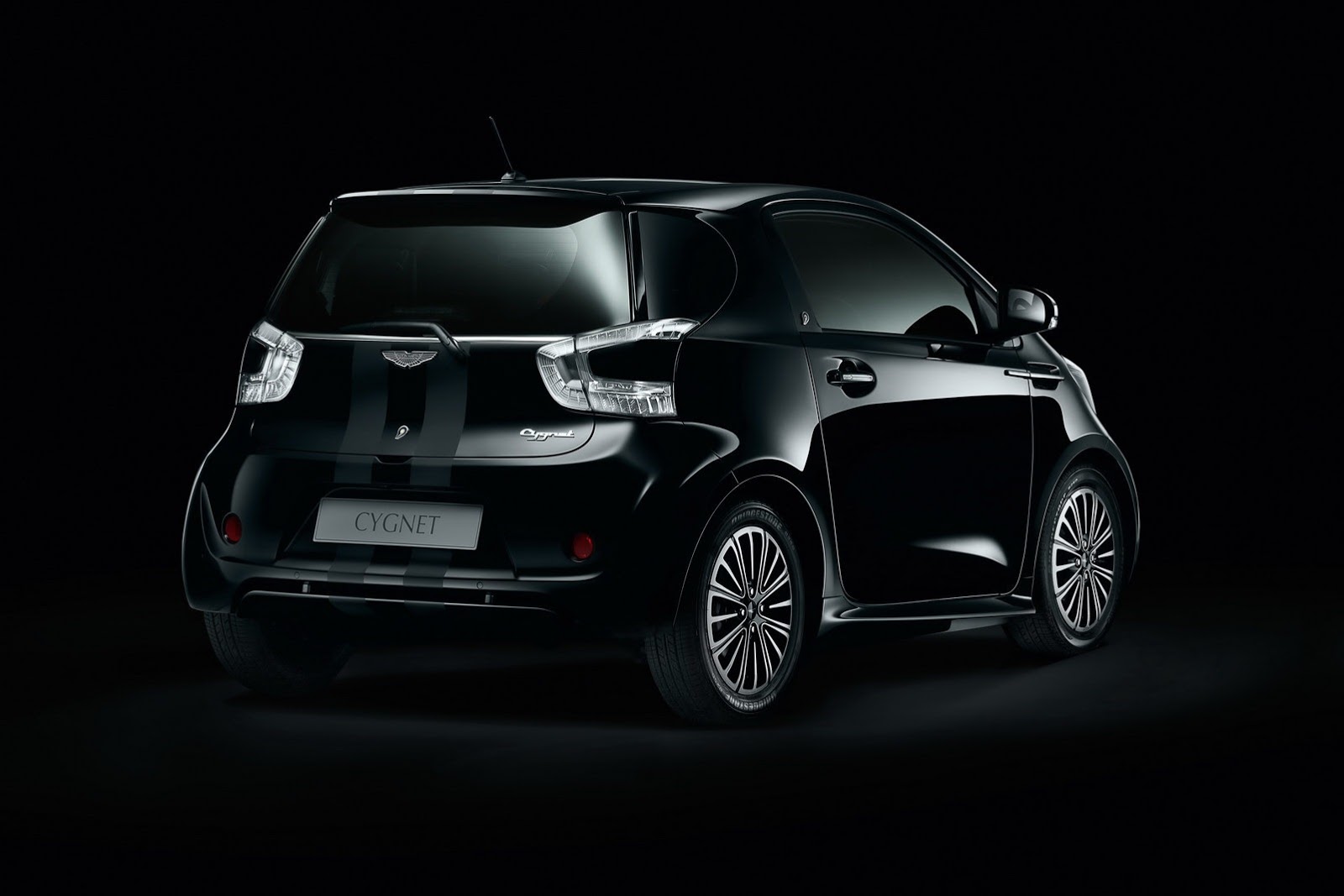 [Aston-Martin-Cygnet-8%255B2%255D.jpg]