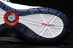 nike lebron 7 ps gr white navy red 4 05 Nike Air Max LeBron VII (7)   White/Navy/Gold Sample Actual Photos