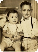 Não tenho fotos do Nata em família, mas tem essa, eu com meu mano caçula...