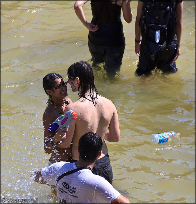 il/Настоящее мочилово в центре Тель Авива (20110701 ta water war 041 6770)