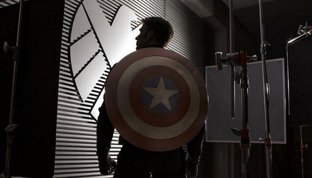 [Captain-America3.jpg]