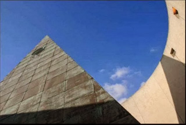 supremecourtpyramid supremecourtpyramid