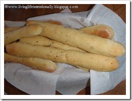 homemade garlic breadsticks homemade garlic breadsticks