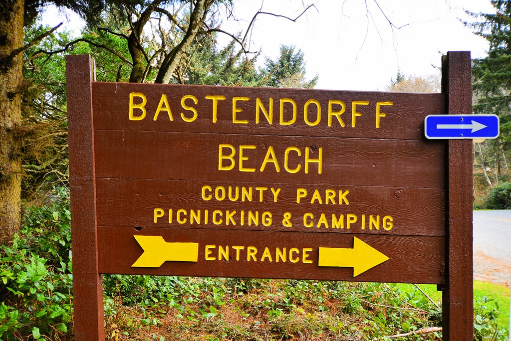 [Bastendorff-Beach-Sign2.jpg]
