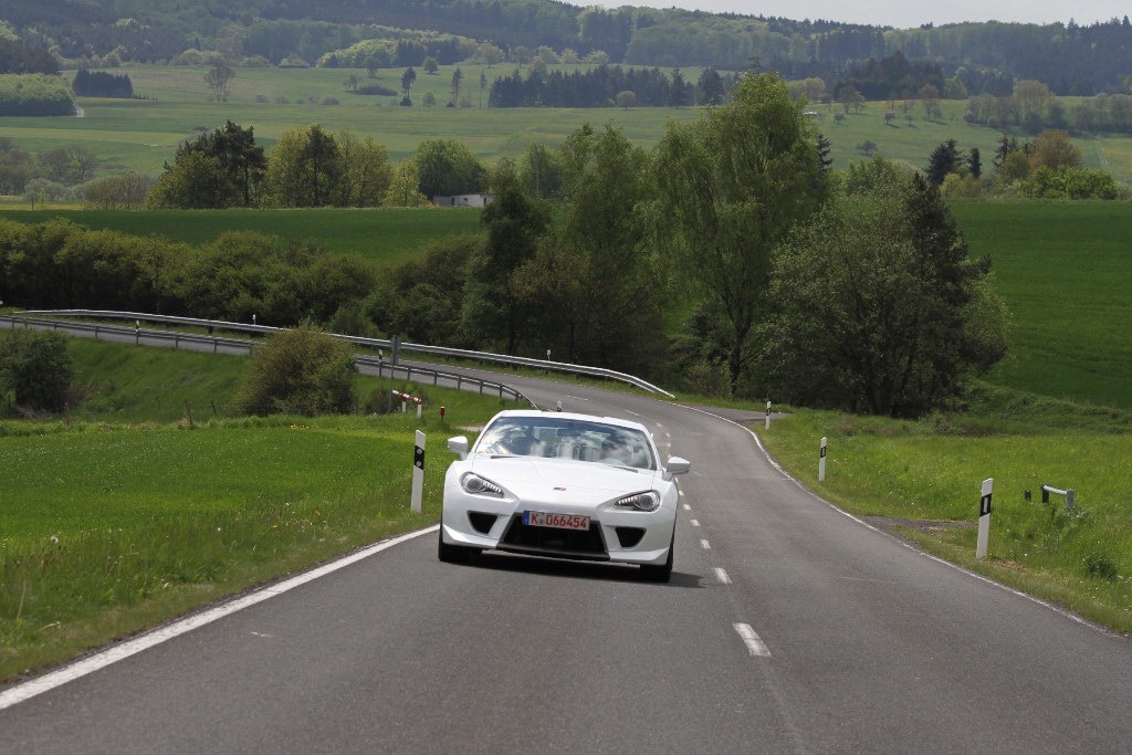 [Gazoo-Toyota-GT-86-Sports-FR-Concept-4%255B2%255D.jpg]