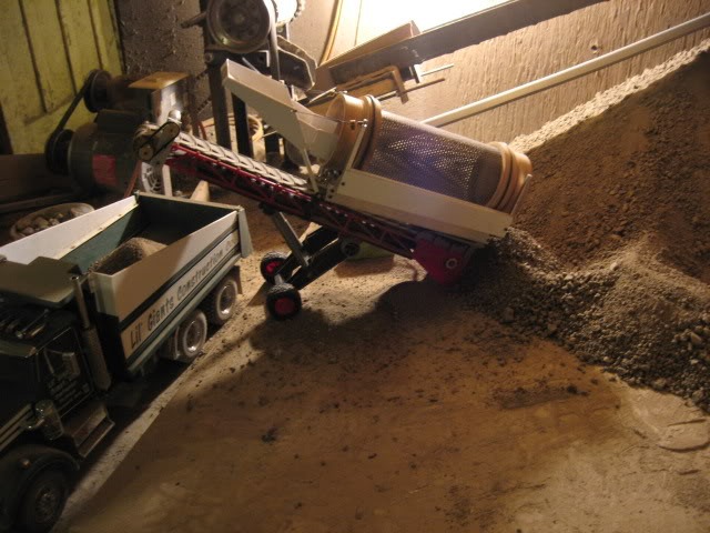 [Joe-Basement-175.jpg]