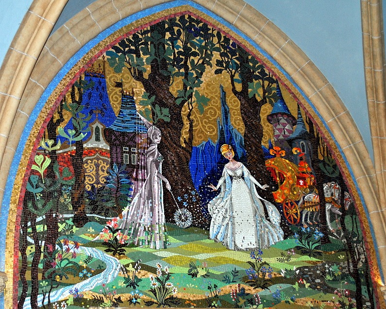 [24b---Cinderella-Castle-Mural4.jpg]