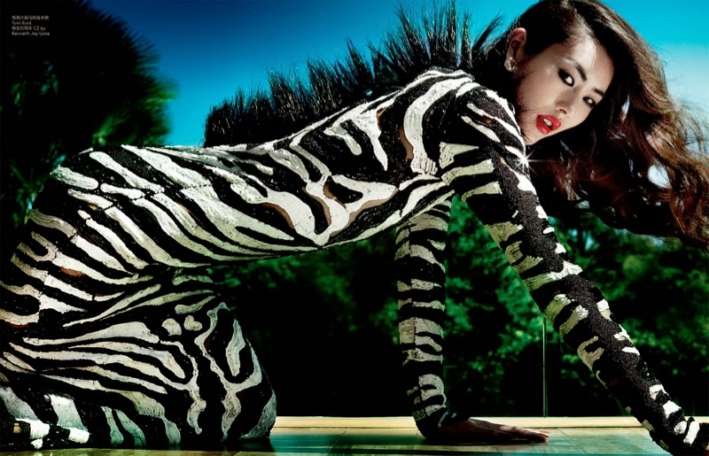 Лю Вэнь в юбилейном выпуске Vogue China (15 фото) | Картинка №13