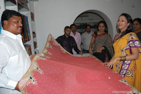 [Ista_Sakhi_Yellow_Saree%2520%25283%2529%255B4%255D.jpg]
