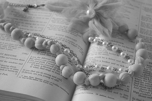 [book-cute-jewelry-peach-pearls-vintage-Favim.com-98705.jpg]