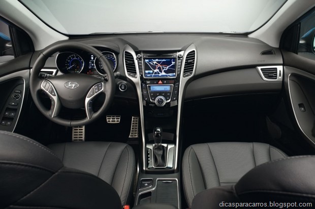 [novo-hyundai-i30-2012-2013-painel-620x413.jpg]