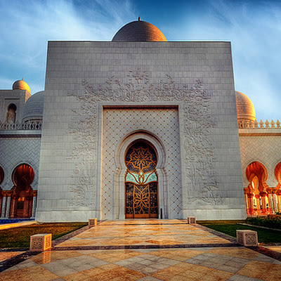Abu Dhabi's Grand Mosque, the resting place of Sheikh Zayed bin Sultan Al Nahyan and the third largest mosque in the world. Handheld HDRI with Sigma 10-20/4-5.6.View on black<br> © rey amio<br> 3269187560.jpg