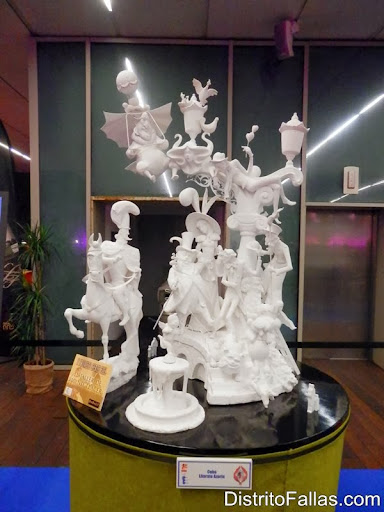 Falla Cuba-Literat Azorín. Lema: "Y prometo serte fiel". Artista: Vicente Llàcer