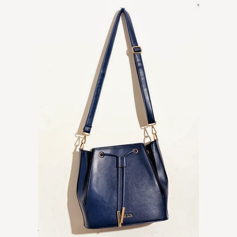 [0144%2520%2528Harga%2520189.000%2529%2520-%2520Material%2520PU%2520Leather%2520Bottom%2520Width%2520Width%252030%2520Cm%2520Height%252027%2520Cm%2520Thickness%252015%2520Cm%2520Adjustable%2520Longstrap%2520Weight%25200.8-%255B4%255D.jpg]