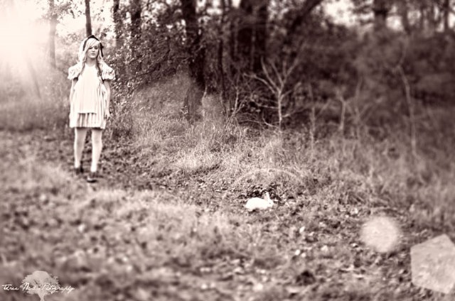 wonderland-engagement-photos-02 wonderland-engagement-photos-02