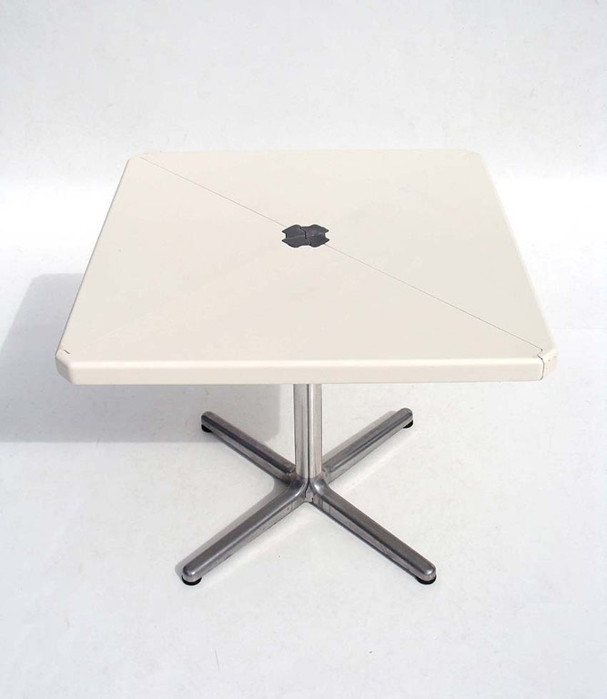 [square-top-Plano-table-by-Giancarlo-%255B17%255D.jpg]