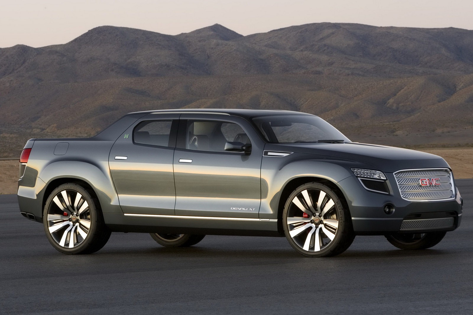 [2008_Concept_DenaliXT84%255B2%255D.jpg]