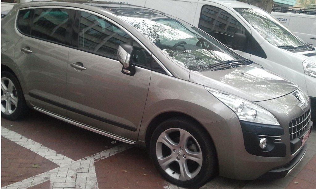 [Peugeot%25203008%2520Side%255B9%255D.jpg]