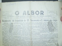 Um dos materiais já levantados. Jornal O ALBOR, com reportagem sobre o bicentenário da Irmandade SS. Sacramento e Sto. Antonio. Um dos materiais já levantados. Jornal O ALBOR, com reportagem sobre o bicentenário da Irmandade SS. Sacramento e Sto. Antonio.
