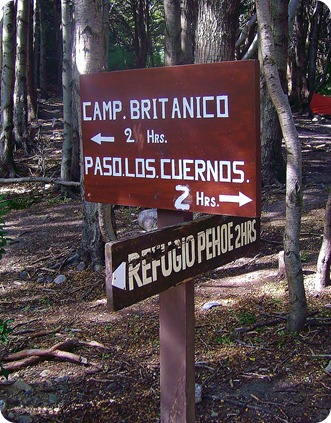 Placas indicativas no Acampamento Italiano Placas indicativas no Acampamento Italiano