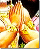 Shri Hanuman worshiping Rama