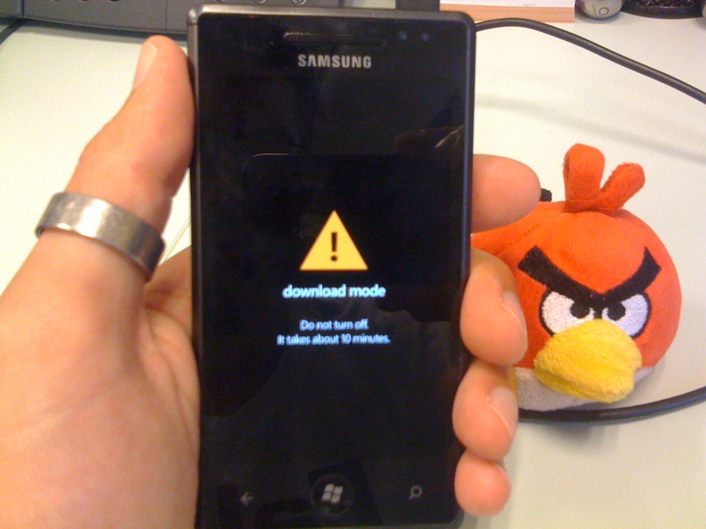 [MobileSpoon-Update-Samsung-Omnia-Sol%255B1%255D.jpg]