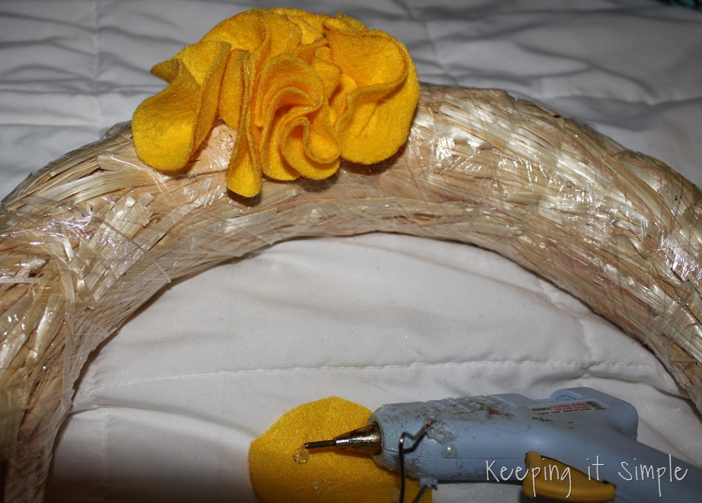 [Circle%2520felt%2520wreath%2520%25283%2529%255B9%255D.jpg]