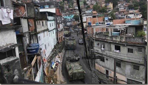 CORRECTION APTOPIX Brazil Rio Violence