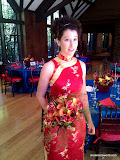 Amazing colors and dress for a wedding. Brava, Robin. Amazing colors and dress for a wedding. Brava, Robin.