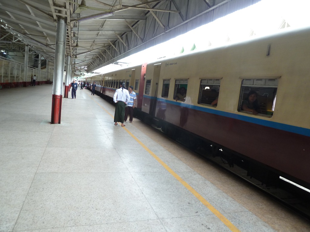 [Myanmar-Yangon-Railway-Station-12-Se%255B9%255D.jpg]