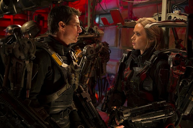 Tom Cruise és Emily Blunt A holnap határán döbbennek meg