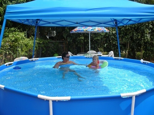 Intex 12 Foot by 30 Inch Family Size Round Metal Frame Pool Set reviews
