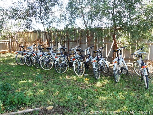 [Bikes%2520-%2520Gutumuma%2520-%25203%255B5%255D.jpg]