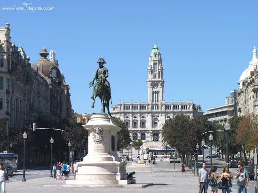 ayuntamiento-de-oporto-y-avenida-de-aliados.JPG