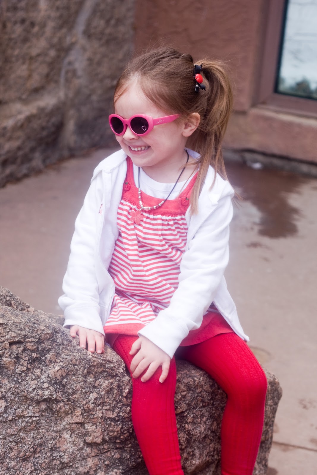 [03%252028%252013_tess%2520glasses%25202%255B7%255D.jpg]