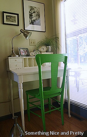 green chair 009