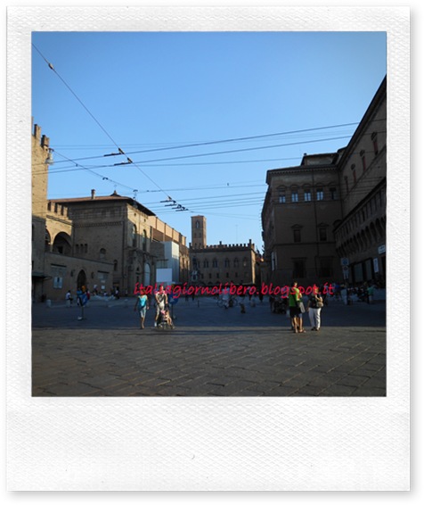 IGL Bologna centro, piazza del Nettuno