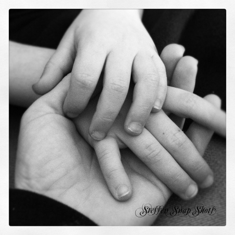 [Hands%255B4%255D.jpg]