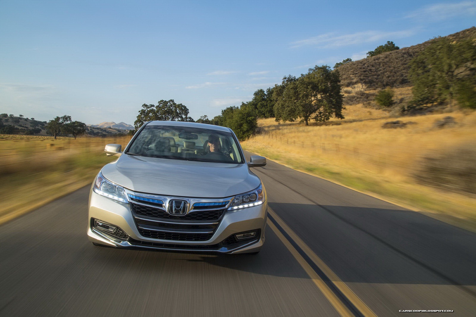 [2014_Honda_Accord_PHEV_150_%255B2%255D.jpg]