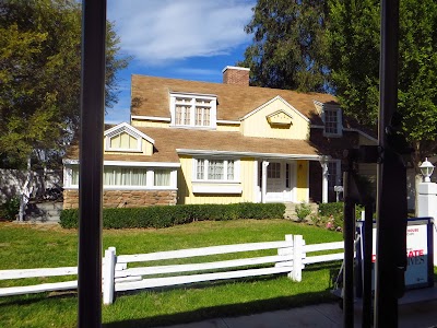 Desperate Housewives' Wisteria Lane IMAGE_423.jpg